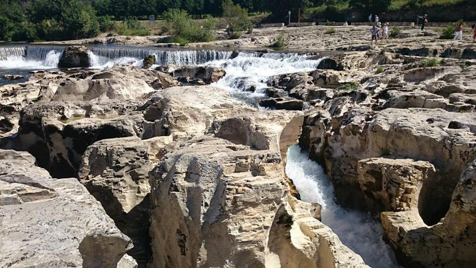 Lou Meinado Saint-Martin-de-Crau Εξωτερικό φωτογραφία