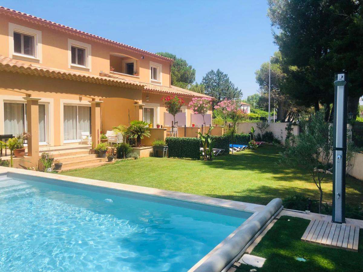 Lou Meinado Saint-Martin-de-Crau Εξωτερικό φωτογραφία